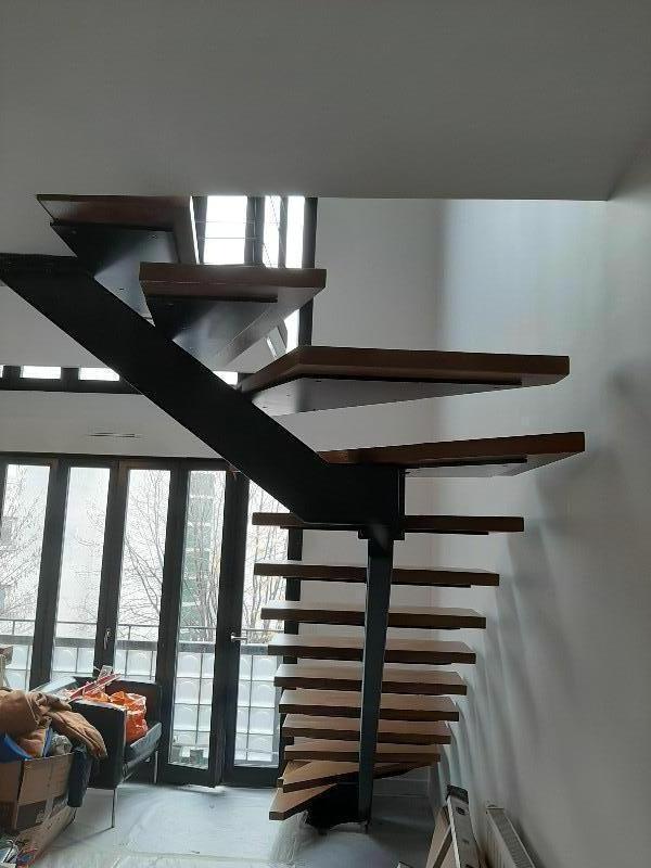Escalier métal et bois